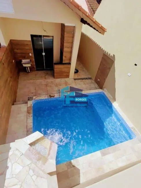 Foto 4 de Casa com 2 quartos à venda, 125m2 em Mongagua - SP
