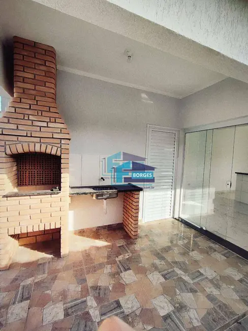 Foto 2 de Casa com 2 quartos à venda, 195m2 em Centro, Mongagua - SP