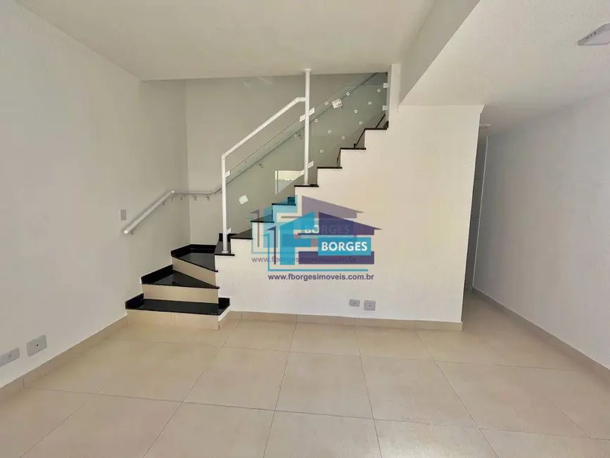 Foto 2 de Casa de Condomínio com 2 quartos à venda, 81m2 em Mongagua - SP