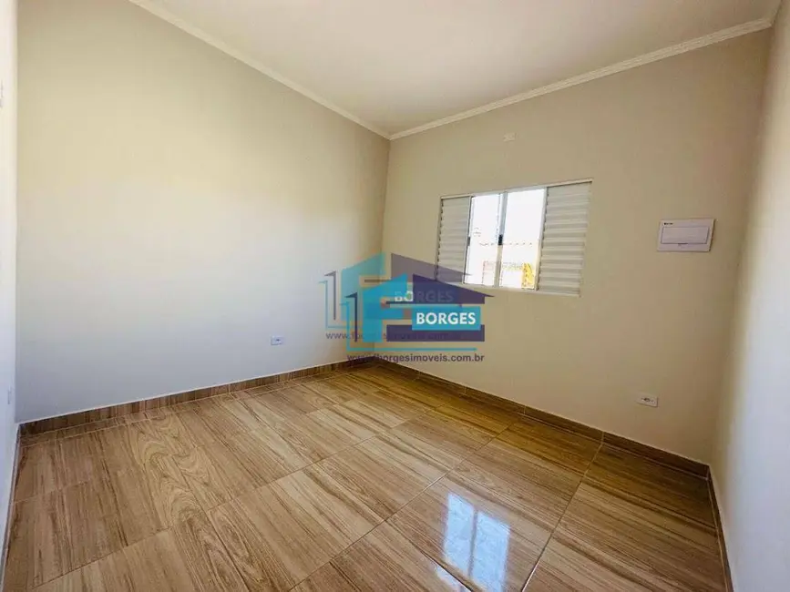 Foto 8 de Casa com 2 quartos à venda, 150m2 em Itanhaem - SP