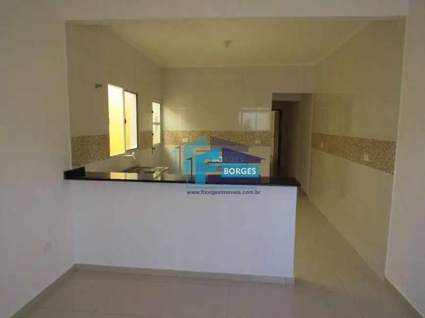 Foto 3 de Casa com 2 quartos à venda, 150m2 em Mongagua - SP