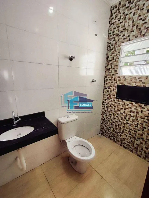 Foto 8 de Casa com 2 quartos à venda, 150m2 em Itanhaem - SP