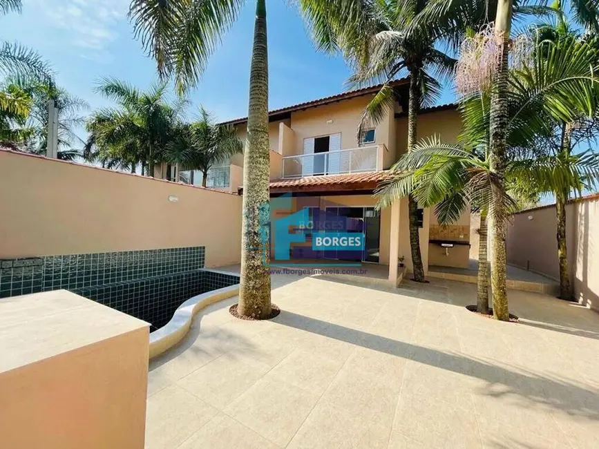 Foto 1 de Casa com 3 quartos à venda, 105m2 em Itanhaem - SP