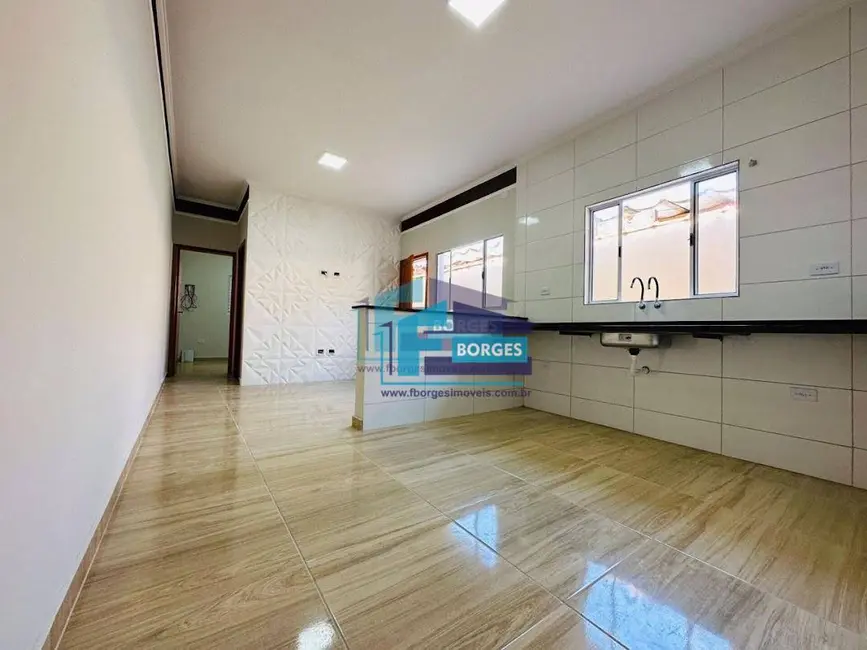 Foto 8 de Casa com 2 quartos à venda, 150m2 em Centro, Mongagua - SP