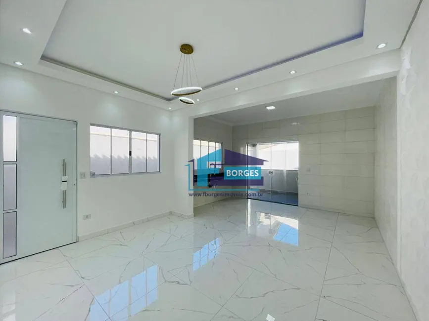 Casa de Condomínio com 2 quartos à venda, 150m2 em Itanhaem - SP - imagem 3 Foto 3 de Casa de Condomínio com 2 quartos à venda, 150m2 em Itanhaem - SP