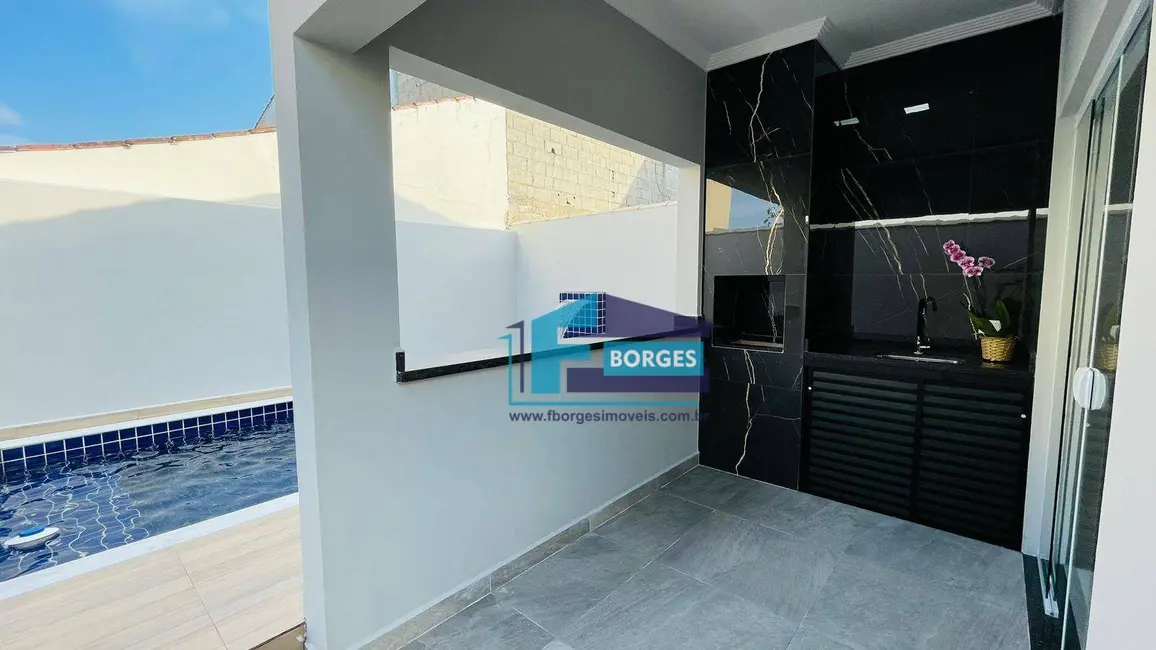 Foto 8 de Casa com 2 quartos à venda, 150m2 em Itanhaem - SP