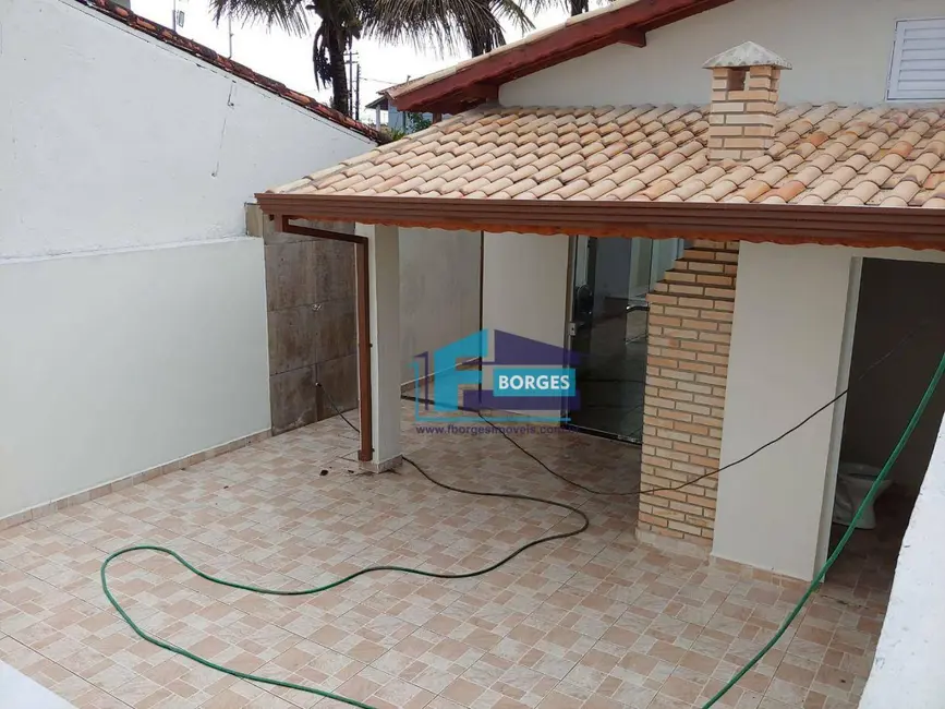 Foto 3 de Casa com 2 quartos à venda, 180m2 em Itanhaem - SP
