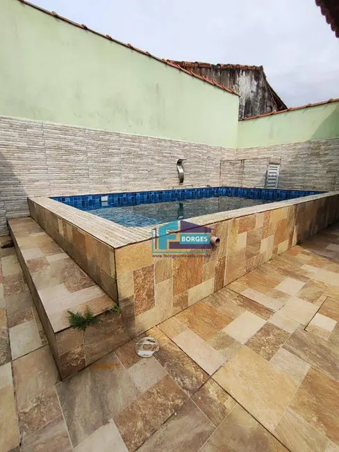 Foto 5 de Casa com 2 quartos à venda, 137m2 em Mongagua - SP