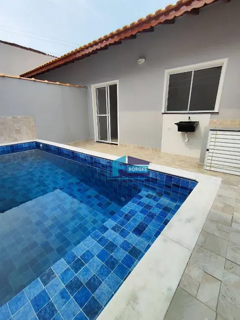 Foto 3 de Casa com 2 quartos à venda, 126m2 em Mongagua - SP