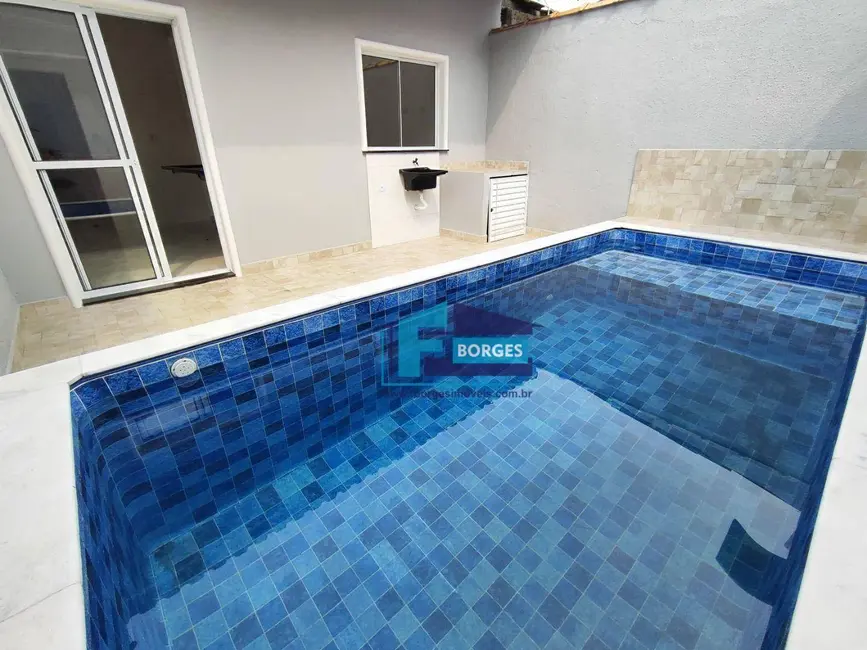 Foto 1 de Casa com 2 quartos à venda, 126m2 em Mongagua - SP