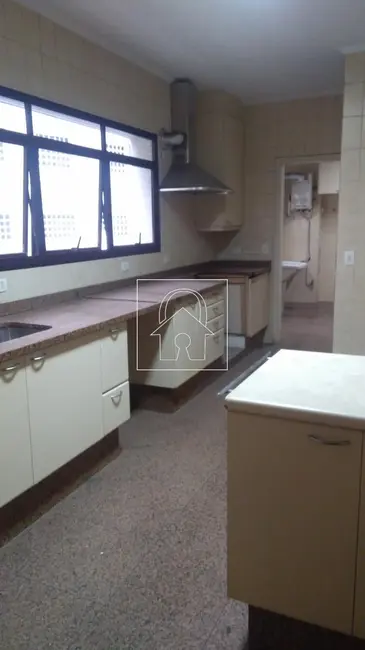 Apartamento com 4 quartos à venda e para alugar, 360m2 em Higienópolis, São Paulo - SP - imagem 9 Foto 9 de Apartamento com 4 quartos à venda e para alugar, 360m2 em Higienópolis, São Paulo - SP