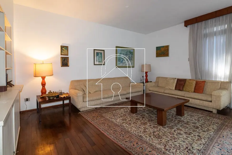 Sobrado com 5 quartos à venda, 209m2 em Moema, São Paulo - SP - imagem 2 Foto 2 de Sobrado com 5 quartos à venda, 209m2 em Moema, São Paulo - SP