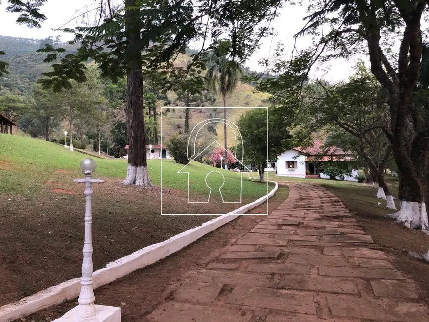 Fazenda / Haras com 6 quartos à venda, 1067m2 em Centro, Santa Branca - SP - imagem 7 Foto 7 de Fazenda / Haras com 6 quartos à venda, 1067m2 em Centro, Santa Branca - SP