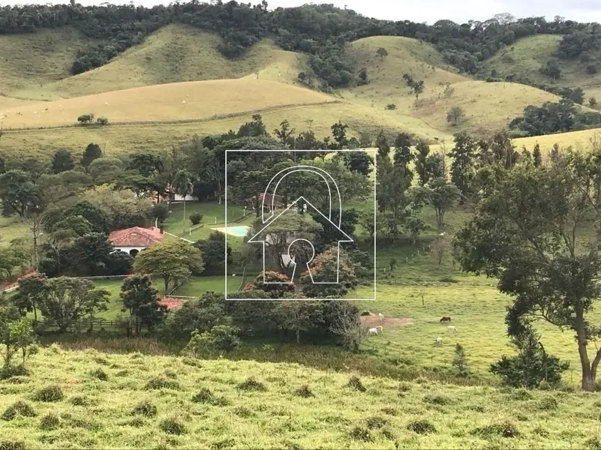 Fazenda / Haras com 6 quartos à venda, 1067m2 em Centro, Santa Branca - SP - imagem 3 Foto 3 de Fazenda / Haras com 6 quartos à venda, 1067m2 em Centro, Santa Branca - SP