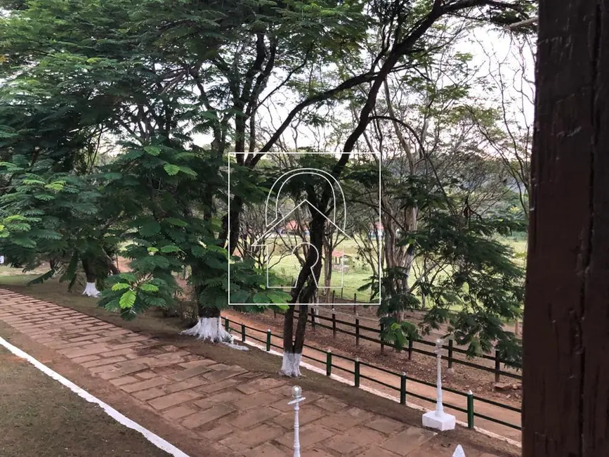 Fazenda / Haras com 6 quartos à venda, 1067m2 em Centro, Santa Branca - SP - imagem 9 Foto 9 de Fazenda / Haras com 6 quartos à venda, 1067m2 em Centro, Santa Branca - SP