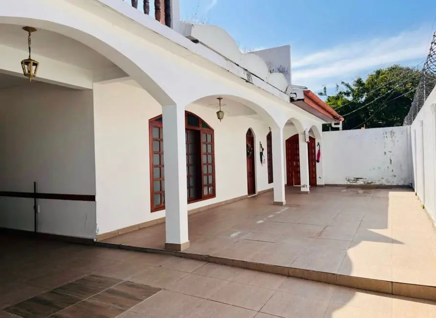 Casa com 6 quartos para alugar, 600m2 em Central, Macapa - AP - imagem 2 Foto 2 de Casa com 6 quartos para alugar, 600m2 em Central, Macapa - AP