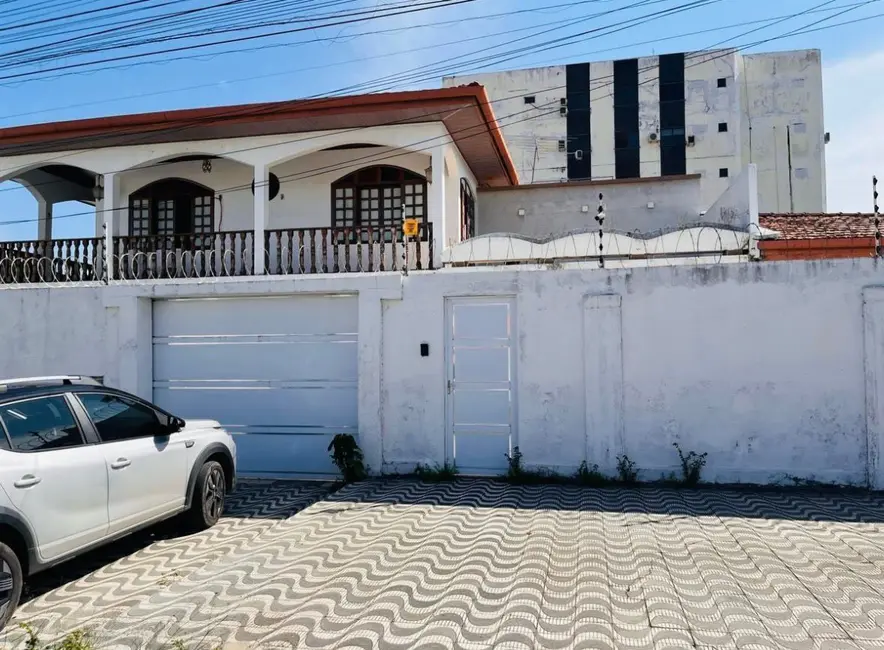 Casa com 6 quartos para alugar, 600m2 em Central, Macapa - AP - imagem 1 Foto 1 de Casa com 6 quartos para alugar, 600m2 em Central, Macapa - AP