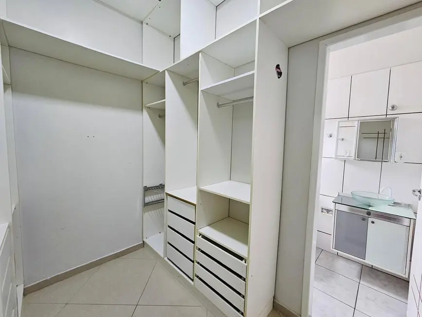 Foto 4 de Casa de Condomínio com 3 quartos à venda, 360m2 em Universidade, Macapa - AP