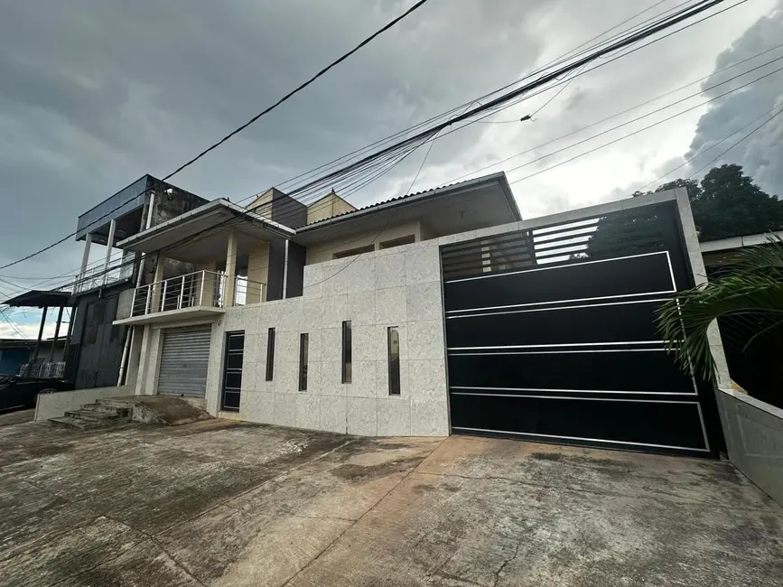 Foto 1 de Casa com 3 quartos à venda, 600m2 em Central, Santana - AP
