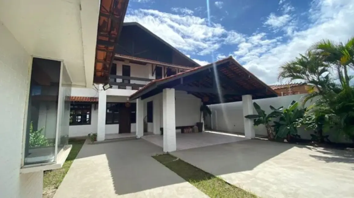 Foto 1 de Casa com 4 quartos à venda, 600m2 em Central, Macapa - AP