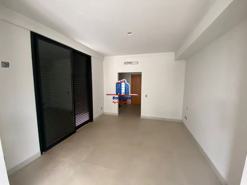 Casa de Condomínio com 3 quartos à venda, 240m2 em Residencial Gaivota I, Sao Jose Do Rio Preto - SP - imagem 3 Foto 3 de Casa de Condomínio com 3 quartos à venda, 240m2 em Residencial Gaivota I, Sao Jose Do Rio Preto - SP