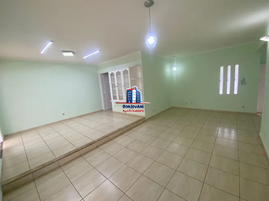 Foto 1 de Casa com 3 quartos para alugar, 240m2 em Sao Jose Do Rio Preto - SP