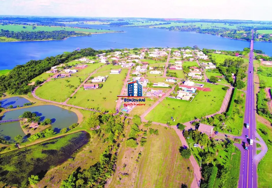 Foto 1 de Terreno / Lote à venda, 870m2 em Mendonca - SP