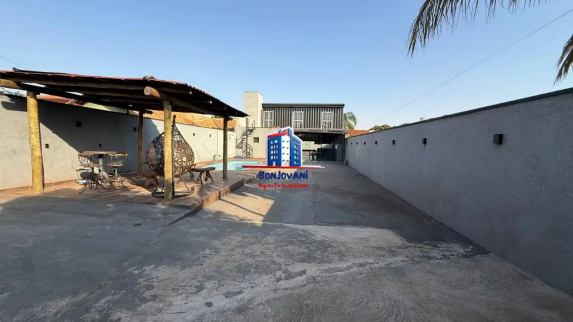 Foto 2 de Fazenda / Haras com 4 quartos à venda, 133m2 em Fronteira - MG