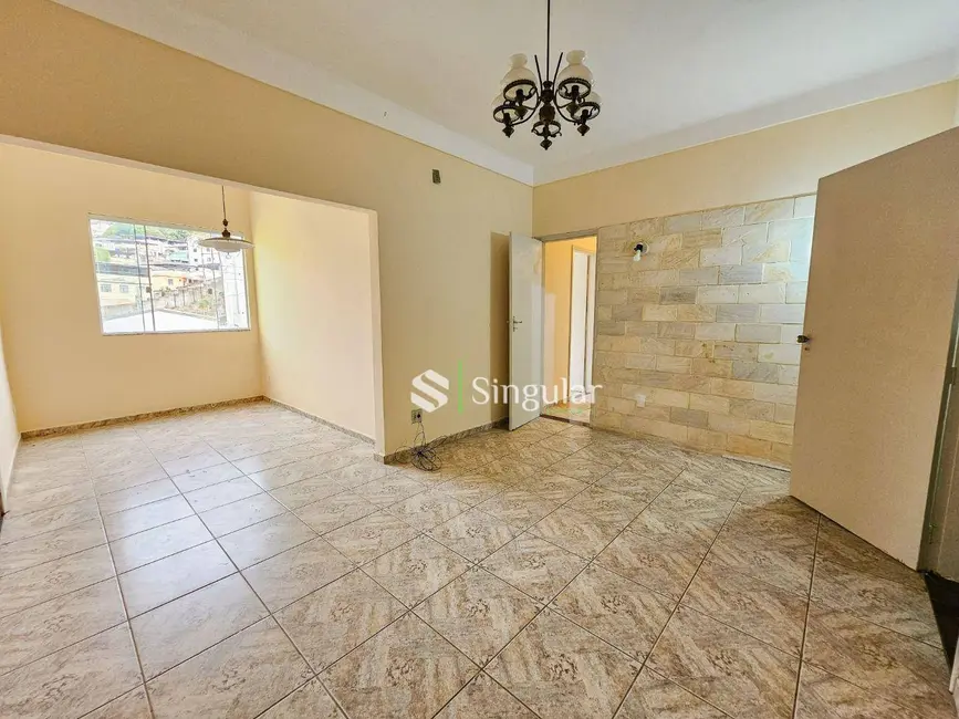 Casa com 3 quartos à venda e para alugar, 300m2 em Santa Cecília, Juiz De Fora - MG - imagem 6 Foto 6 de Casa com 3 quartos à venda e para alugar, 300m2 em Santa Cecília, Juiz De Fora - MG
