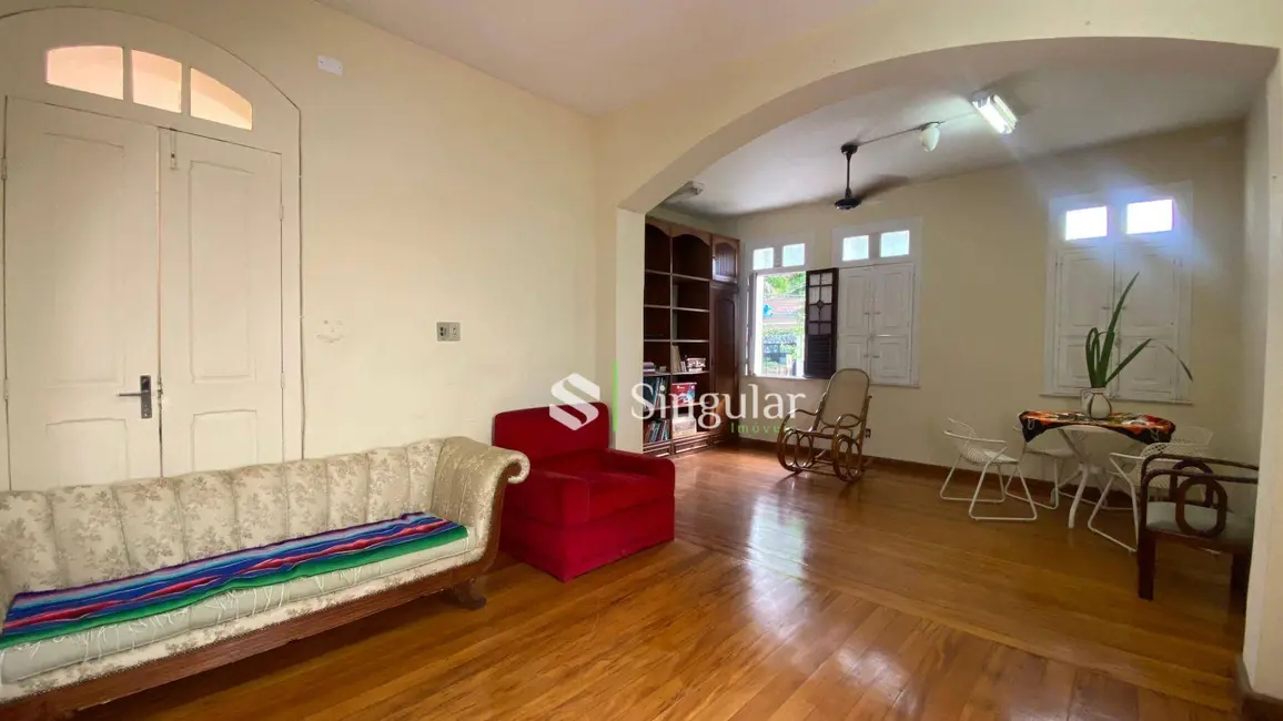 Casa com 5 quartos para alugar, 832m2 em Centro, Juiz De Fora - MG - imagem 2 Foto 2 de Casa com 5 quartos para alugar, 832m2 em Centro, Juiz De Fora - MG