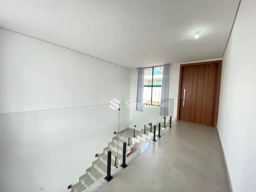 Foto 2 de Casa de Condomínio com 3 quartos à venda, 308m2 em São Pedro, Juiz De Fora - MG