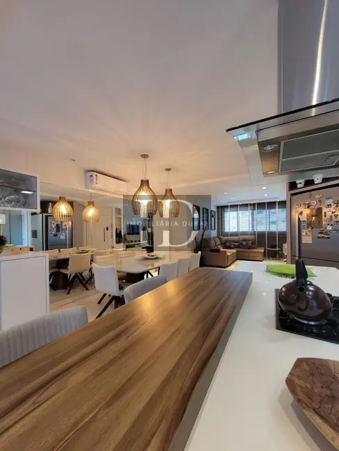 Apartamento com 4 quartos à venda, 135m2 em Centro, Balneario Camboriu - SC - imagem 3 Foto 3 de Apartamento com 4 quartos à venda, 135m2 em Centro, Balneario Camboriu - SC