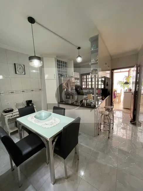 Casa com 3 quartos à venda, 157m2 em Vila Pinheirinho, Santo Andre - SP - imagem 5 Foto 5 de Casa com 3 quartos à venda, 157m2 em Vila Pinheirinho, Santo Andre - SP