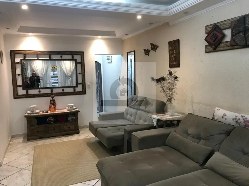 Casa com 3 quartos à venda, 188m2 em Jardim Las Vegas, Santo Andre - SP - imagem 2 Foto 2 de Casa com 3 quartos à venda, 188m2 em Jardim Las Vegas, Santo Andre - SP