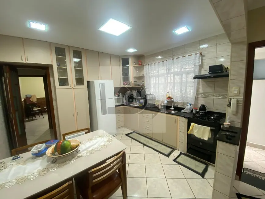 Casa com 3 quartos à venda, 294m2 em Vila Pires, Santo Andre - SP - imagem 4 Foto 4 de Casa com 3 quartos à venda, 294m2 em Vila Pires, Santo Andre - SP