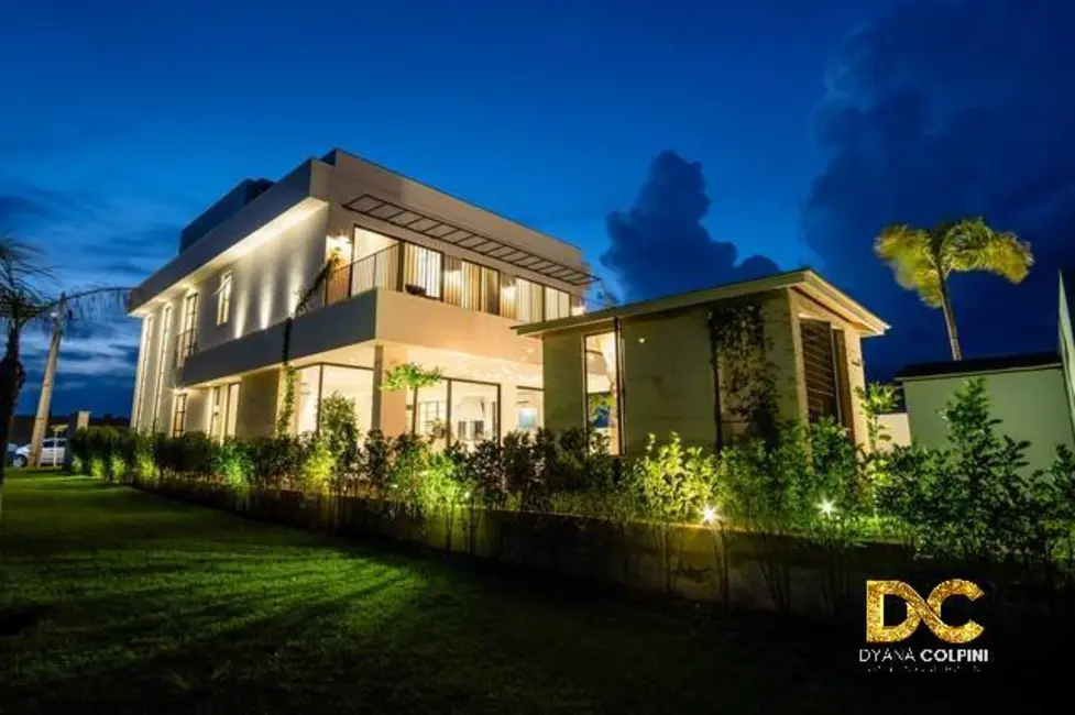 Foto 8 de Casa de Condomínio com 5 quartos à venda, 353m2 em Petrópolis, Varzea Grande - MT