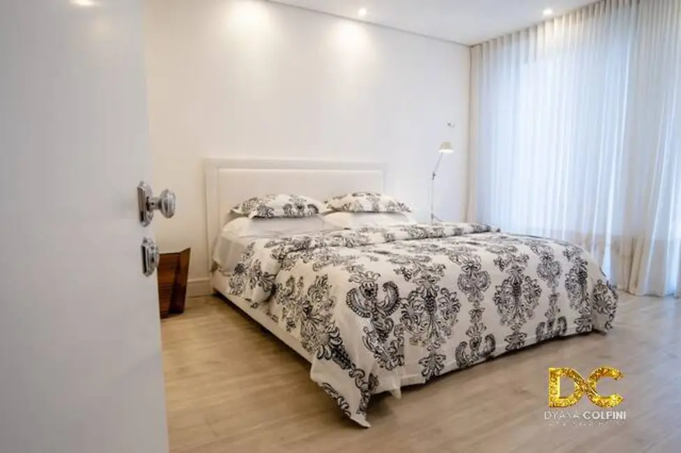 Foto 9 de Casa de Condomínio com 5 quartos à venda, 353m2 em Petrópolis, Varzea Grande - MT