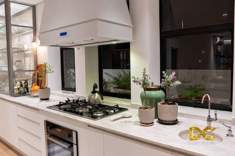 Foto 6 de Casa de Condomínio com 5 quartos à venda, 353m2 em Petrópolis, Varzea Grande - MT