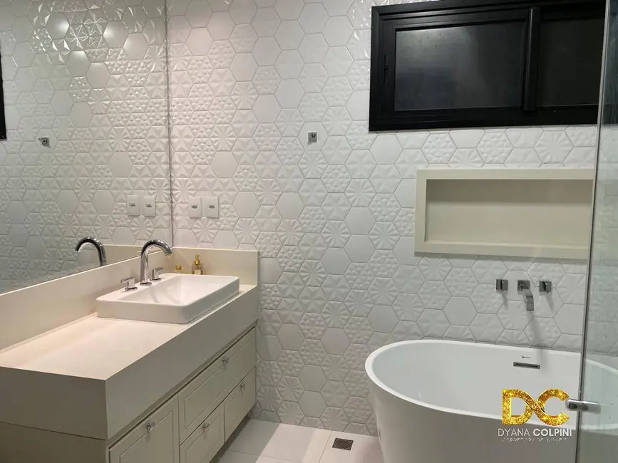 Casa de Condomínio com 3 quartos à venda, 370m2 em Santa Rosa, Cuiaba - MT - imagem 8 Foto 8 de Casa de Condomínio com 3 quartos à venda, 370m2 em Santa Rosa, Cuiaba - MT