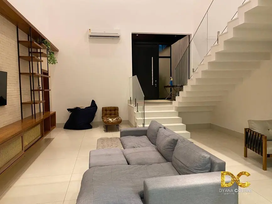 Casa de Condomínio com 3 quartos à venda, 370m2 em Santa Rosa, Cuiaba - MT - imagem 2 Foto 2 de Casa de Condomínio com 3 quartos à venda, 370m2 em Santa Rosa, Cuiaba - MT