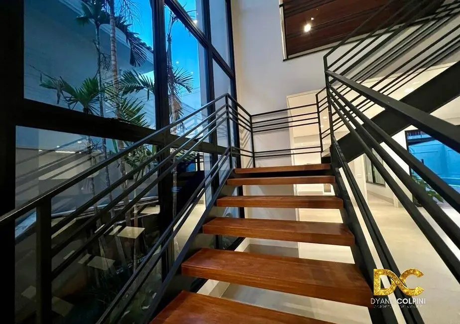 Foto 3 de Casa de Condomínio com 3 quartos à venda, 384m2 em Cuiaba - MT