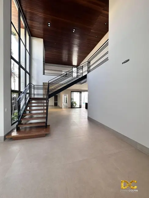 Foto 2 de Casa de Condomínio com 3 quartos à venda, 384m2 em Cuiaba - MT