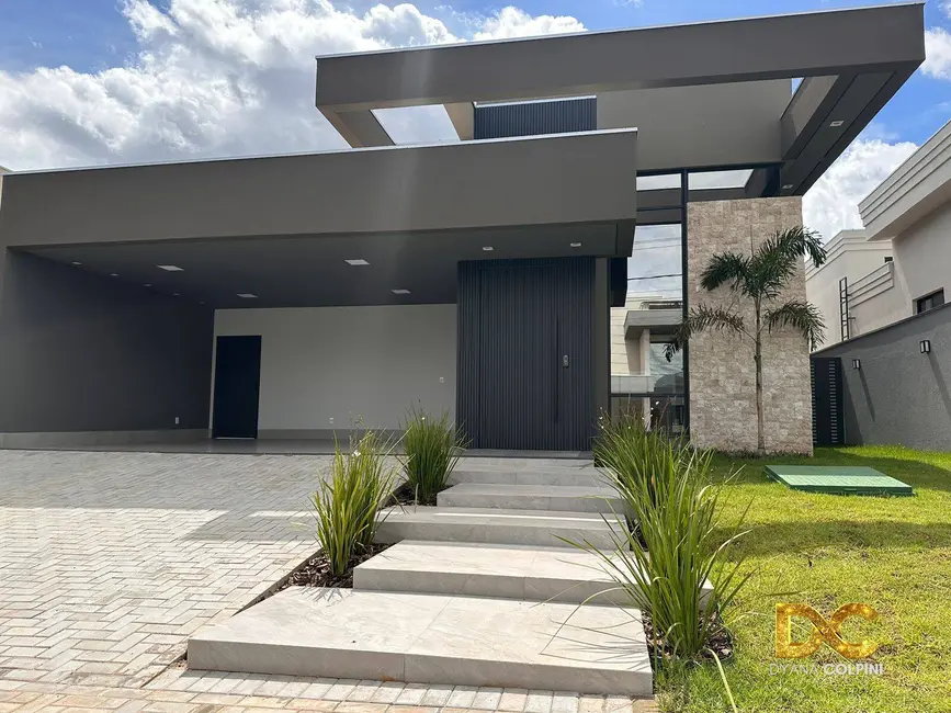 Casa de Condomínio com 3 quartos à venda, 235m2 em Ribeirão do Lipa, Cuiaba - MT - imagem 4 Foto 4 de Casa de Condomínio com 3 quartos à venda, 235m2 em Ribeirão do Lipa, Cuiaba - MT