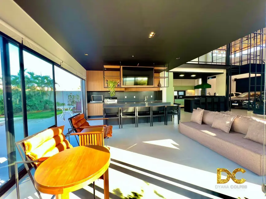 Casa de Condomínio com 3 quartos à venda, 350m2 em Cuiaba - MT - imagem 2 Foto 2 de Casa de Condomínio com 3 quartos à venda, 350m2 em Cuiaba - MT