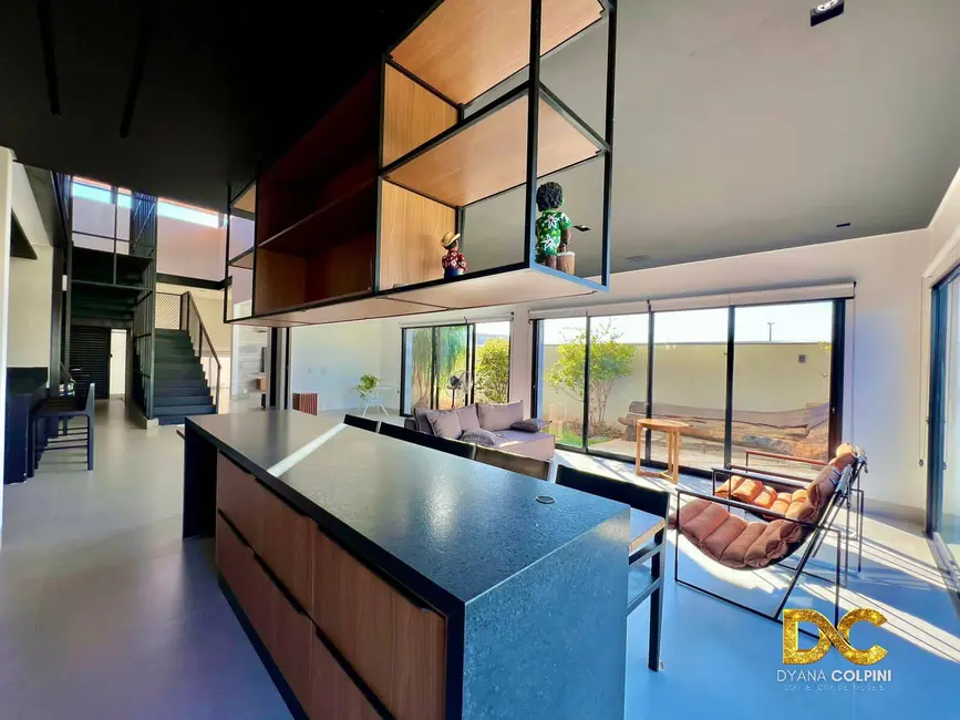 Casa de Condomínio com 3 quartos à venda, 350m2 em Cuiaba - MT - imagem 3 Foto 3 de Casa de Condomínio com 3 quartos à venda, 350m2 em Cuiaba - MT