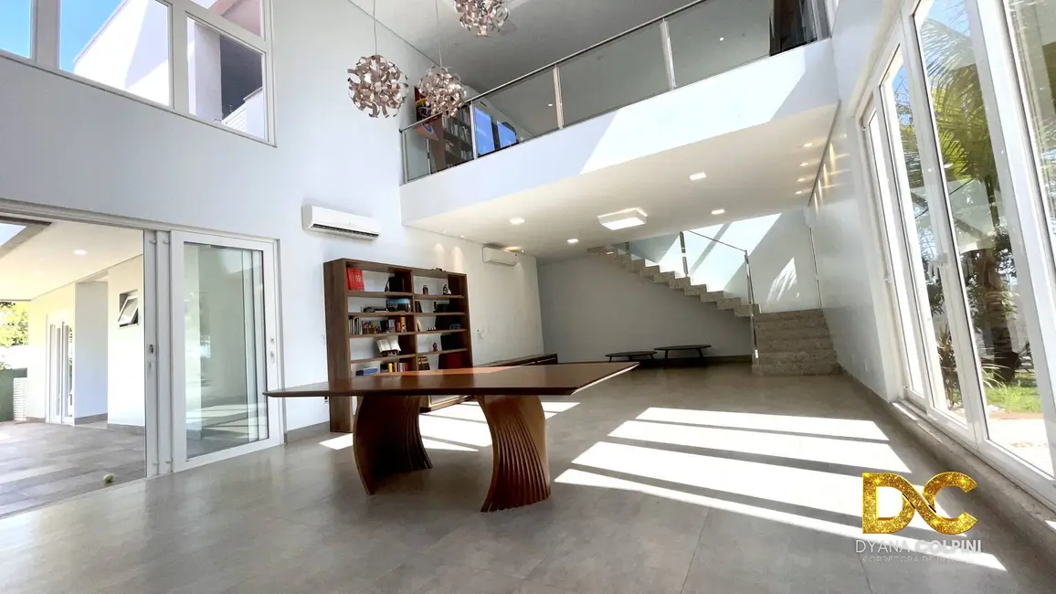 Casa de Condomínio com 3 quartos à venda, 330m2 em Jardim Imperial, Cuiaba - MT - imagem 4 Foto 4 de Casa de Condomínio com 3 quartos à venda, 330m2 em Jardim Imperial, Cuiaba - MT