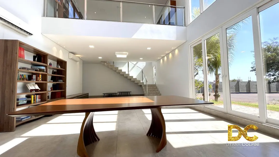 Casa de Condomínio com 3 quartos à venda, 330m2 em Jardim Imperial, Cuiaba - MT - imagem 5 Foto 5 de Casa de Condomínio com 3 quartos à venda, 330m2 em Jardim Imperial, Cuiaba - MT