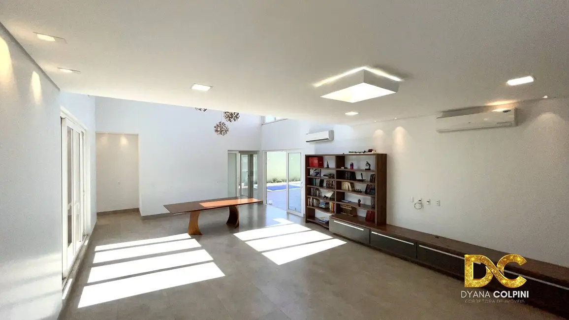 Casa de Condomínio com 3 quartos à venda, 330m2 em Jardim Imperial, Cuiaba - MT - imagem 7 Foto 7 de Casa de Condomínio com 3 quartos à venda, 330m2 em Jardim Imperial, Cuiaba - MT