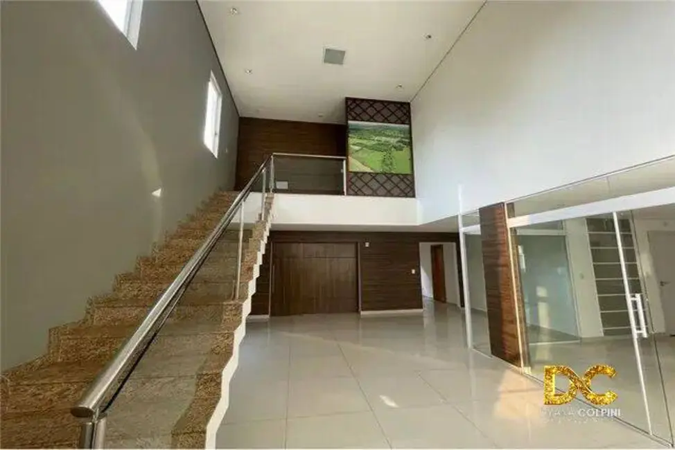 Casa de Condomínio com 3 quartos à venda, 305m2 em Jardim Itália, Cuiaba - MT - imagem 1 Foto 1 de Casa de Condomínio com 3 quartos à venda, 305m2 em Jardim Itália, Cuiaba - MT