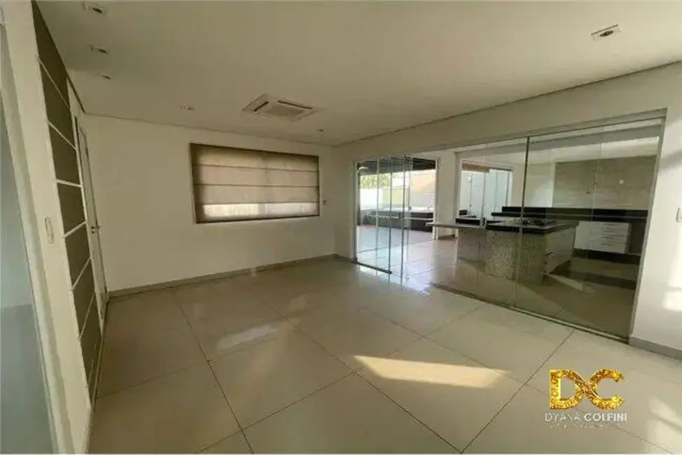 Casa de Condomínio com 3 quartos à venda, 305m2 em Jardim Itália, Cuiaba - MT - imagem 8 Foto 8 de Casa de Condomínio com 3 quartos à venda, 305m2 em Jardim Itália, Cuiaba - MT